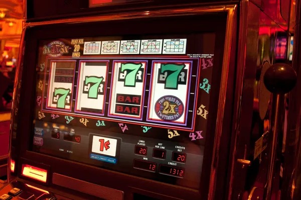 nafastogel mobile app home screen showing live blackjack and roulette tables